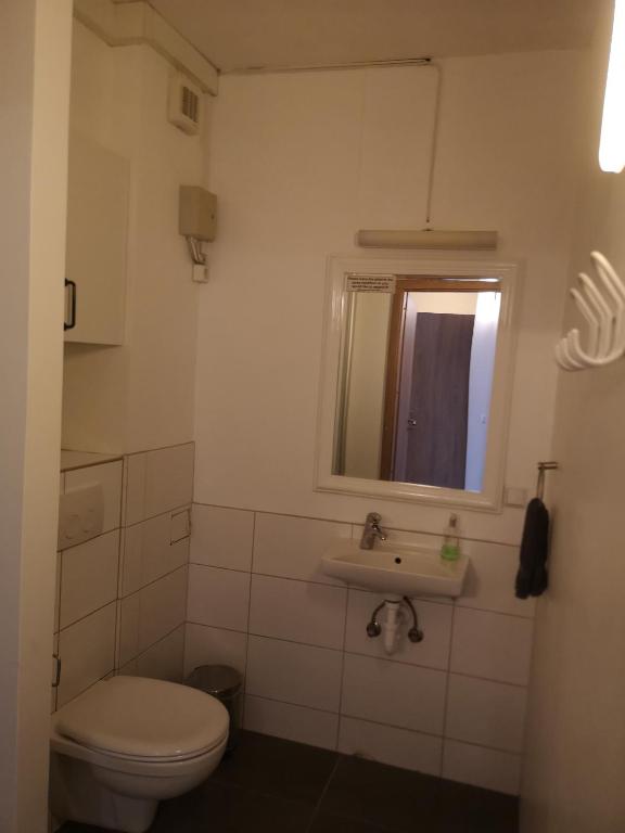 Town Square Apartments room 1